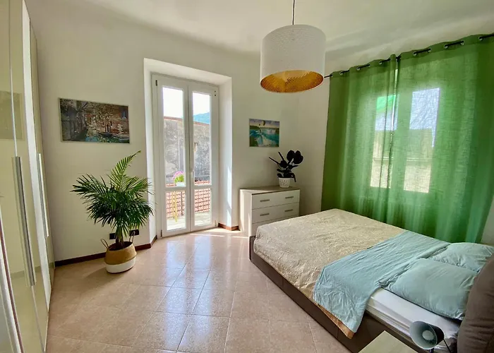 With Partial View On Apartament *